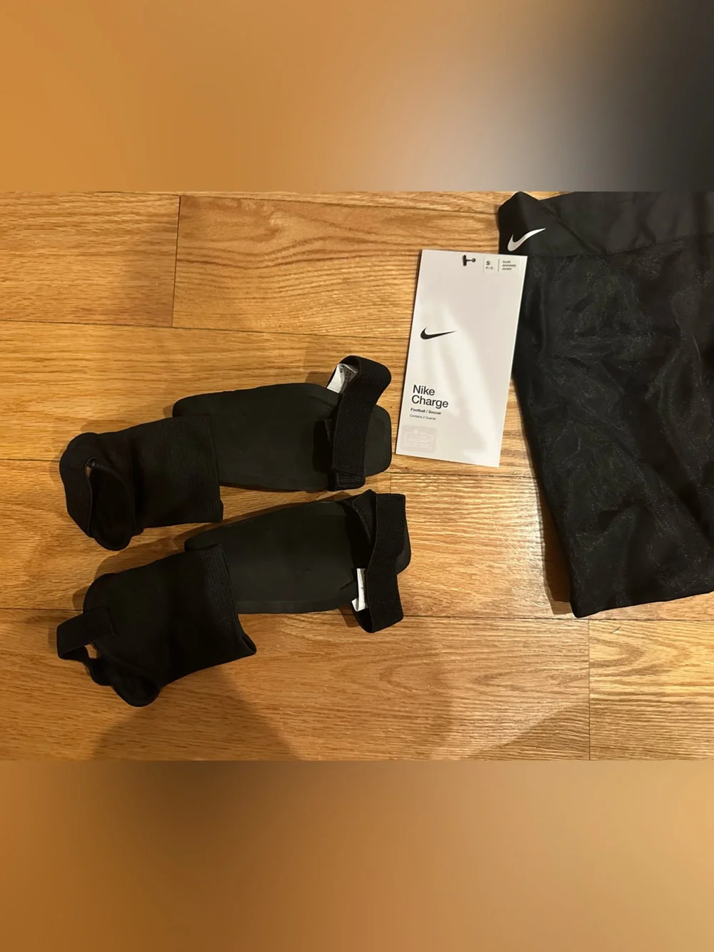 NWT Nike Youth Charge Soccer Shin Guard
